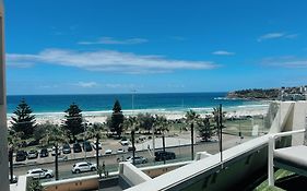 Bondi Beach Waves 2 Beachfront Apartment